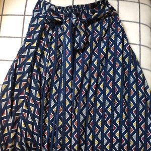 Skirt with geometric patterns